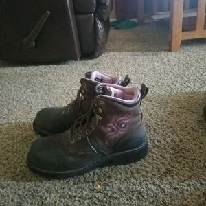 Steel toe boots